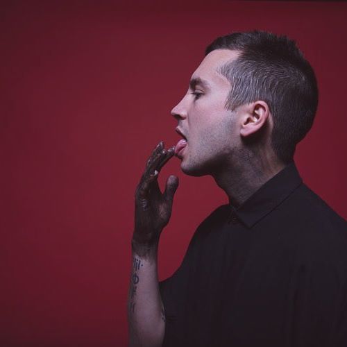 Twenty one pilots